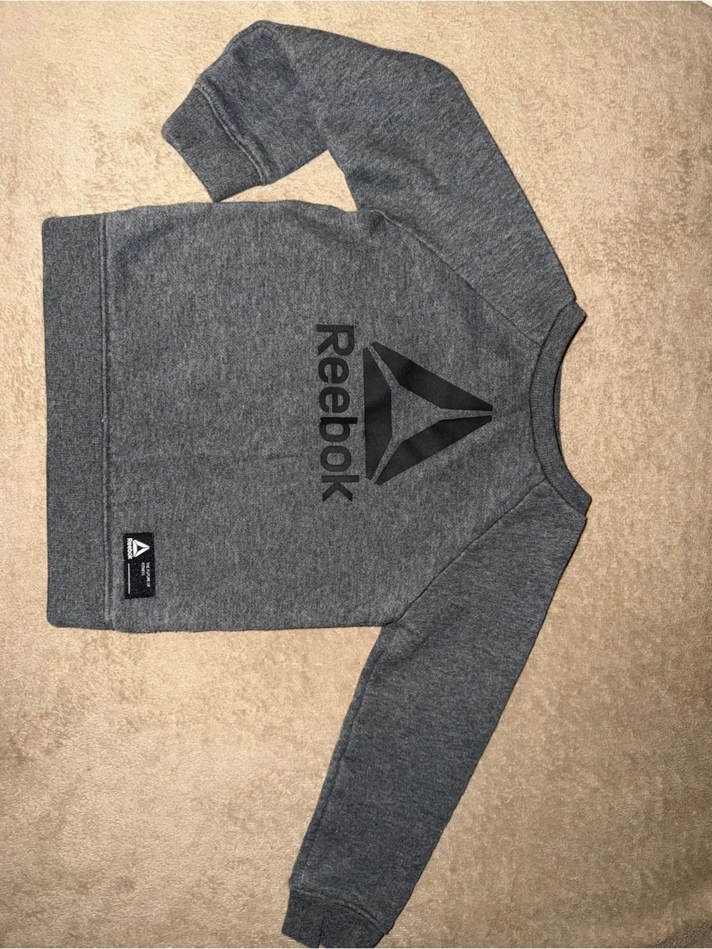 Reebok Heather Gray Crewneck Sweatshirt/Sweat Pants with Black Logo Set
